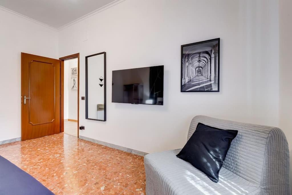 Bdc - Rome, Open City! 3-bdr! Apartment Rom